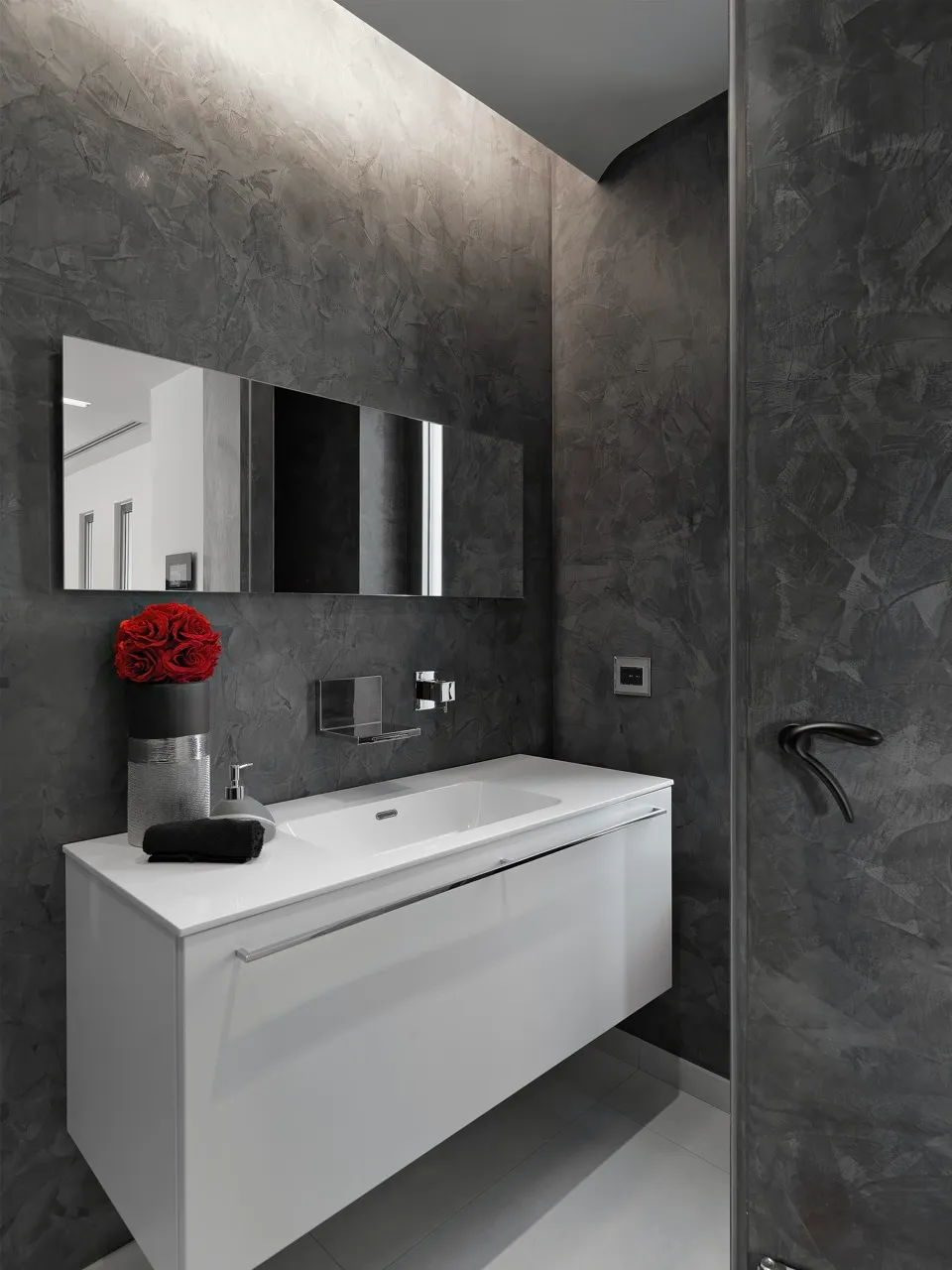 Renovision Design & Build, trusted General Contractor Bellevue, creating luxury bathroom remodels with modern finishes and spa-like designs.