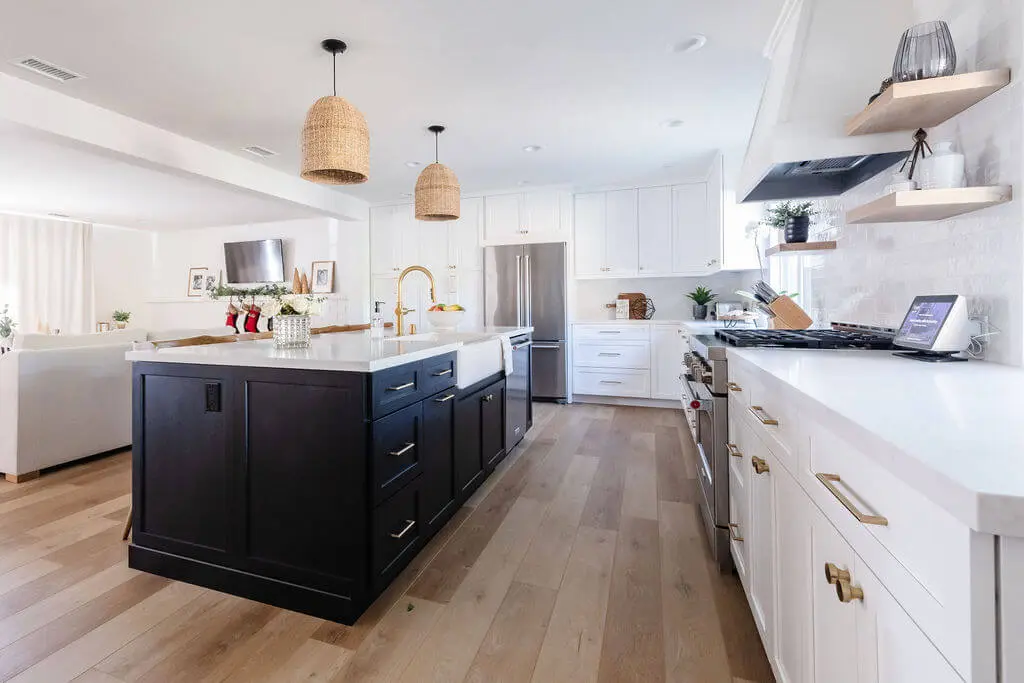 Kitchen remodel completed by expert General Contractor Fife Heights, featuring new cabinets and countertops.